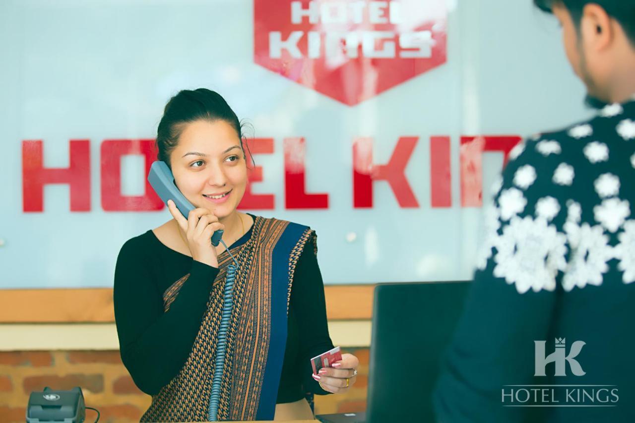 Hotel Kings Pokhara Bagian luar foto