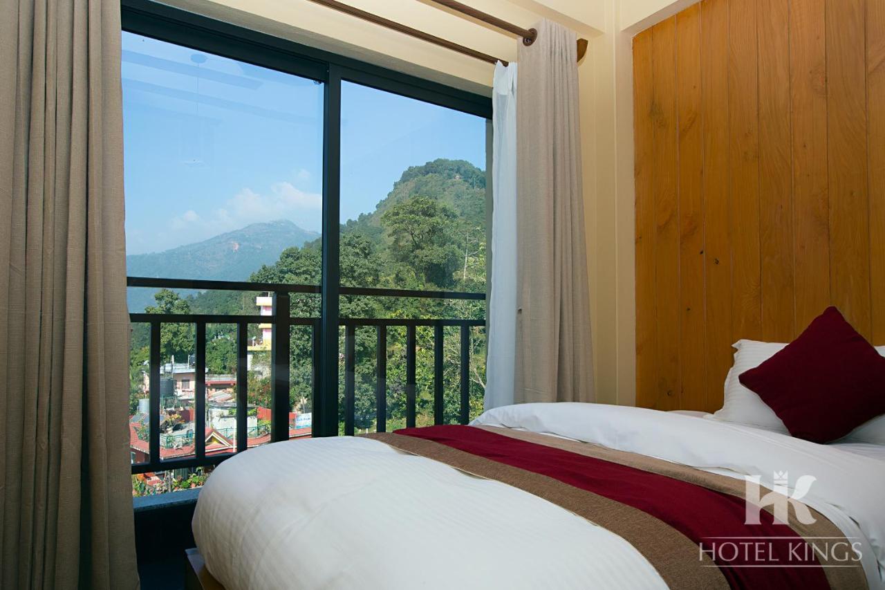 Hotel Kings Pokhara Bagian luar foto